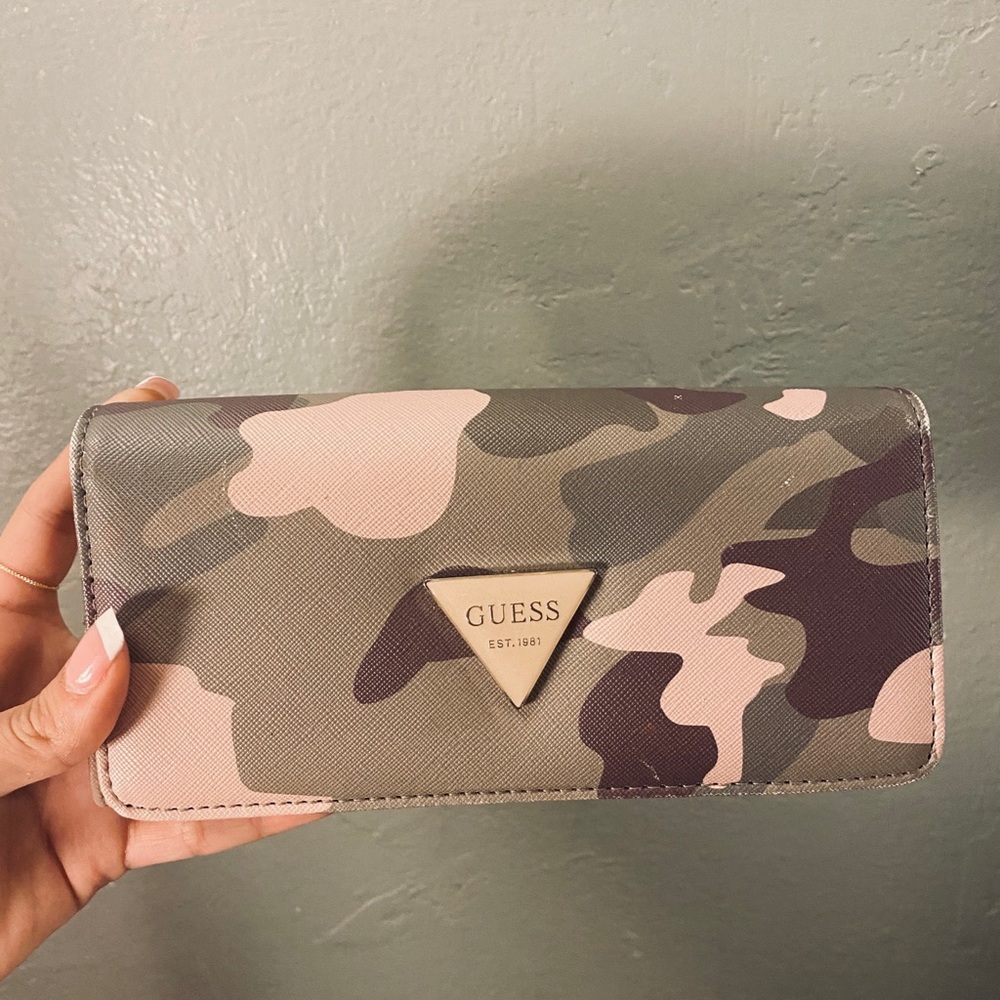 GUESS Camo Wallet